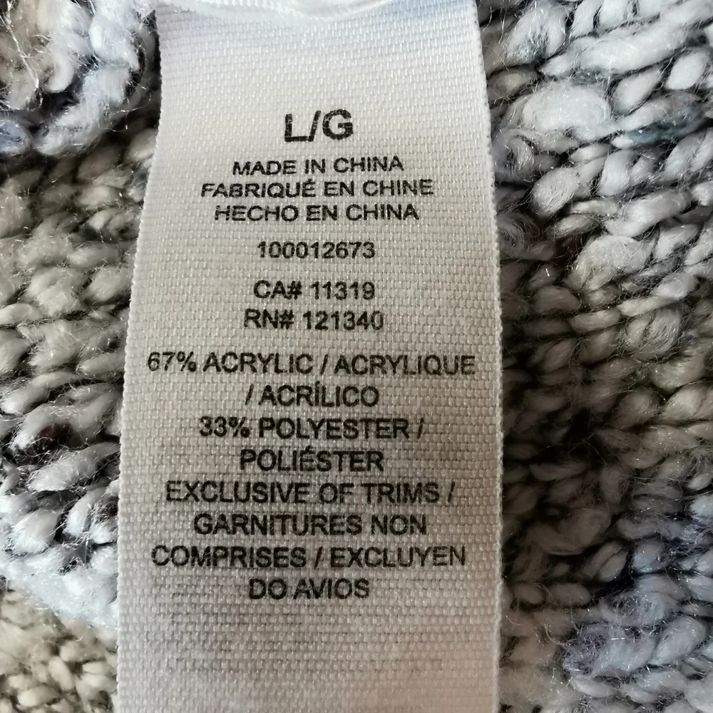 3/$20 Garage V-Neck Relaxed Heathered Grey Boucle Sweater - Sz L Open To Offers - Picture 6 of 7